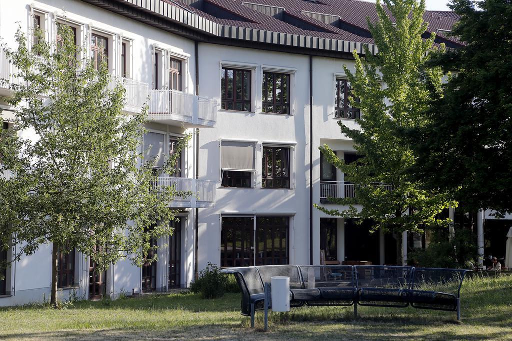 Tagungs- Und Bildungszentrum Steinbach/Taunus Steinbach im Taunus Екстериор снимка