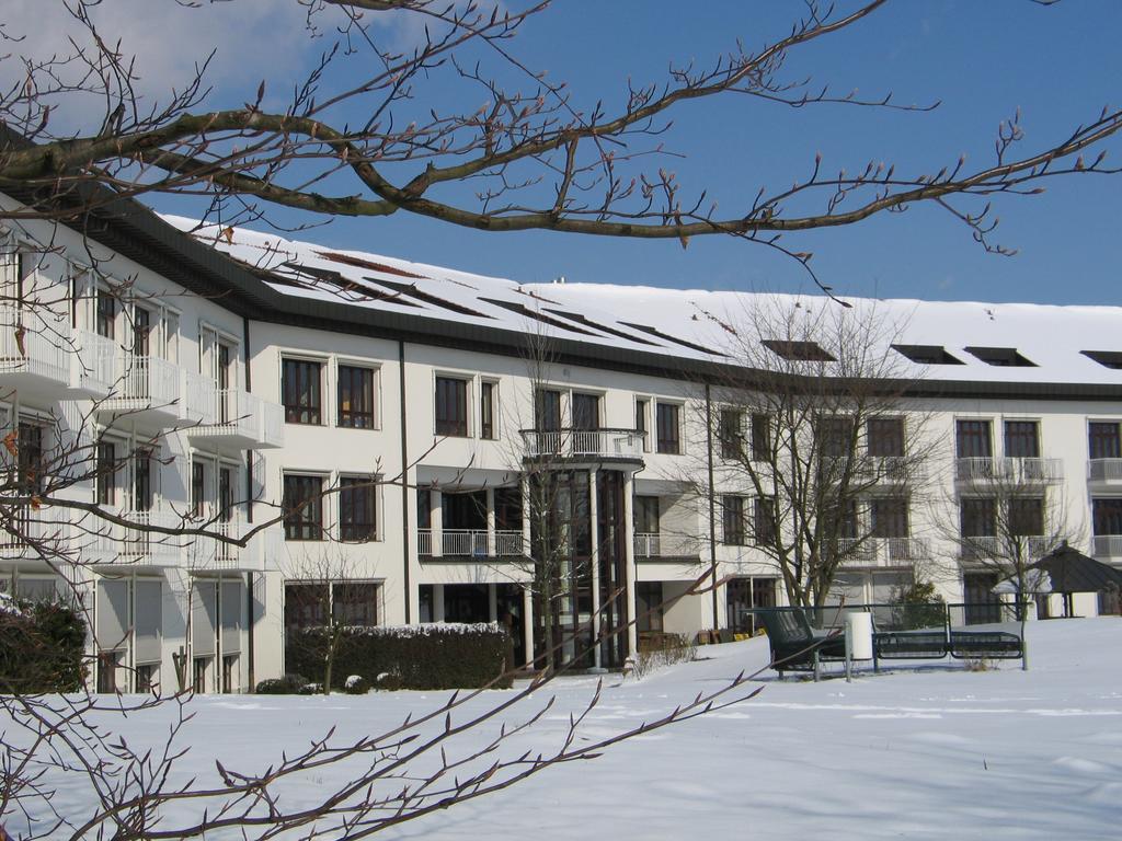 Tagungs- Und Bildungszentrum Steinbach/Taunus Steinbach im Taunus Екстериор снимка